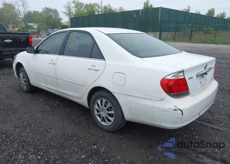 2005 Toyota Camry Le from USA, damaged, VIN 4T1BE32K95U603759